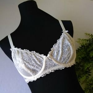 Savage X Fenty Lacy Bra Size 36A Ivory Underwire U
